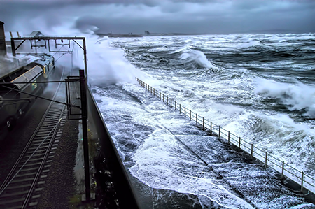 Adapting Transport to Climate Change and Extreme Weather: Implications for Infrastructure Owners and Network Managers Adapting Transport to Climate Change and Extreme Weather: Implications for Infrastructure Owners and Network Managers
